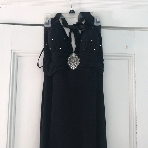 Very comfortable formal dress - Picture 1 of 3